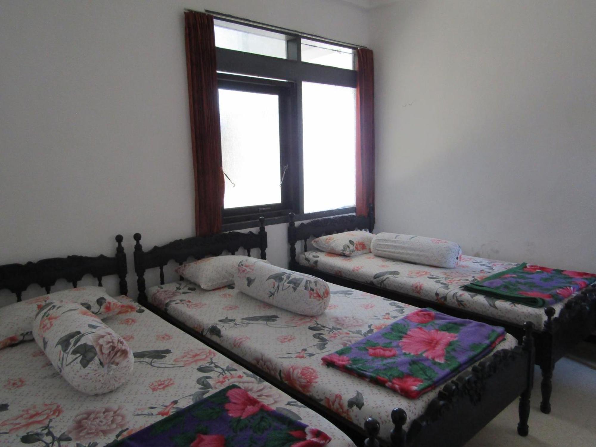 Hotel Pantes Sarangan Esterno foto